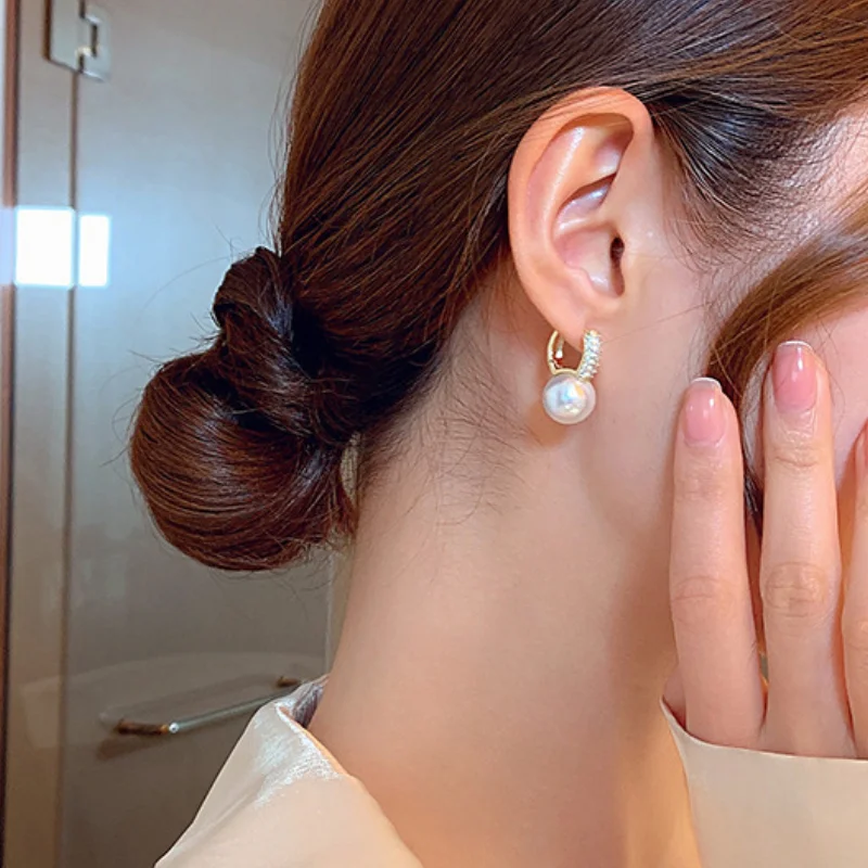 Женские серьги-подвески с искусственным жемчугом и цирконом