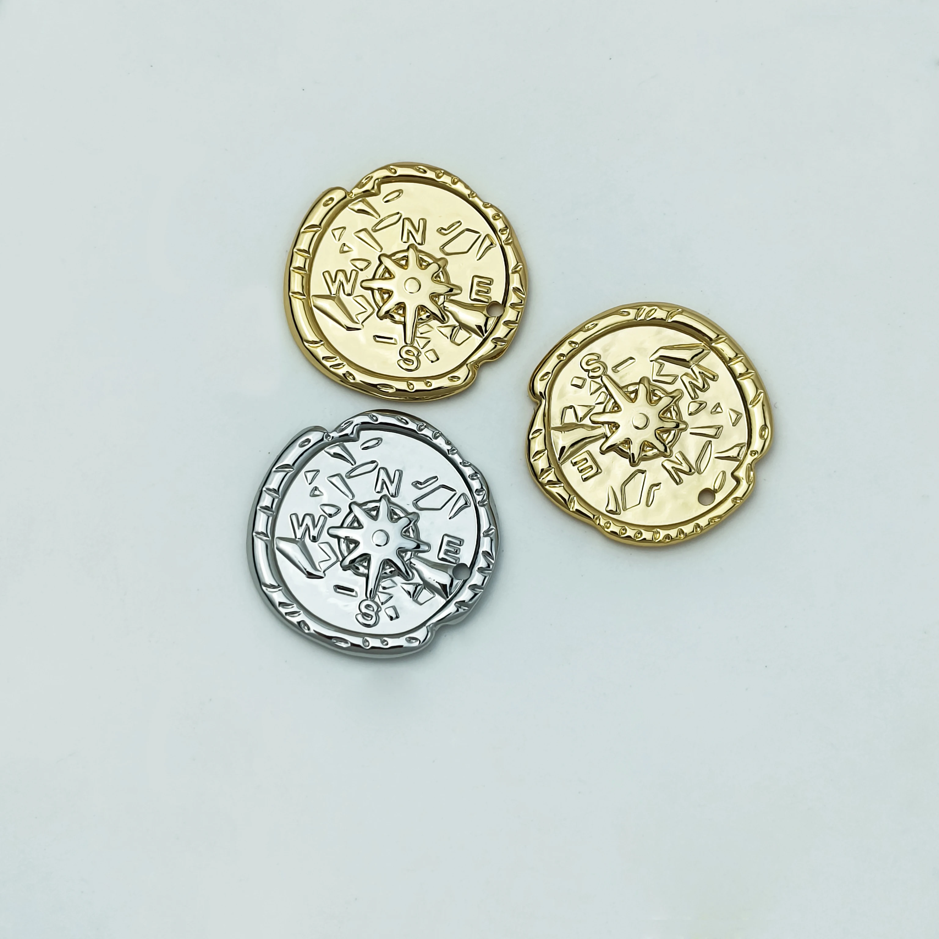 

3Pcs Vintage Gold round Coins Pendants Compass Embossed Pendant Charms for Necklace Bracelets Keychains DIY Making Accessories