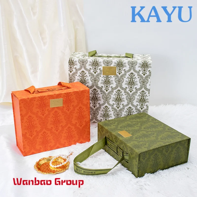 2022 Newest Design luxury scarves clothes shoes hats silk gift packaging box custom kraft paper boxes with handles