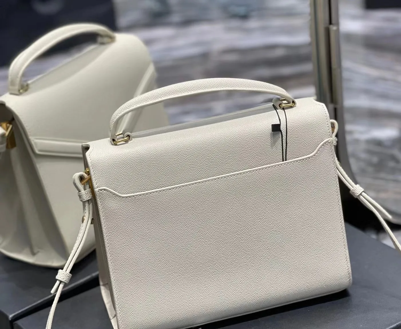 

2022 New Stylish Versatile Solid Color Chain Saddle Bag One Shoulder Diagonal Cross Commuter Small Square Bag