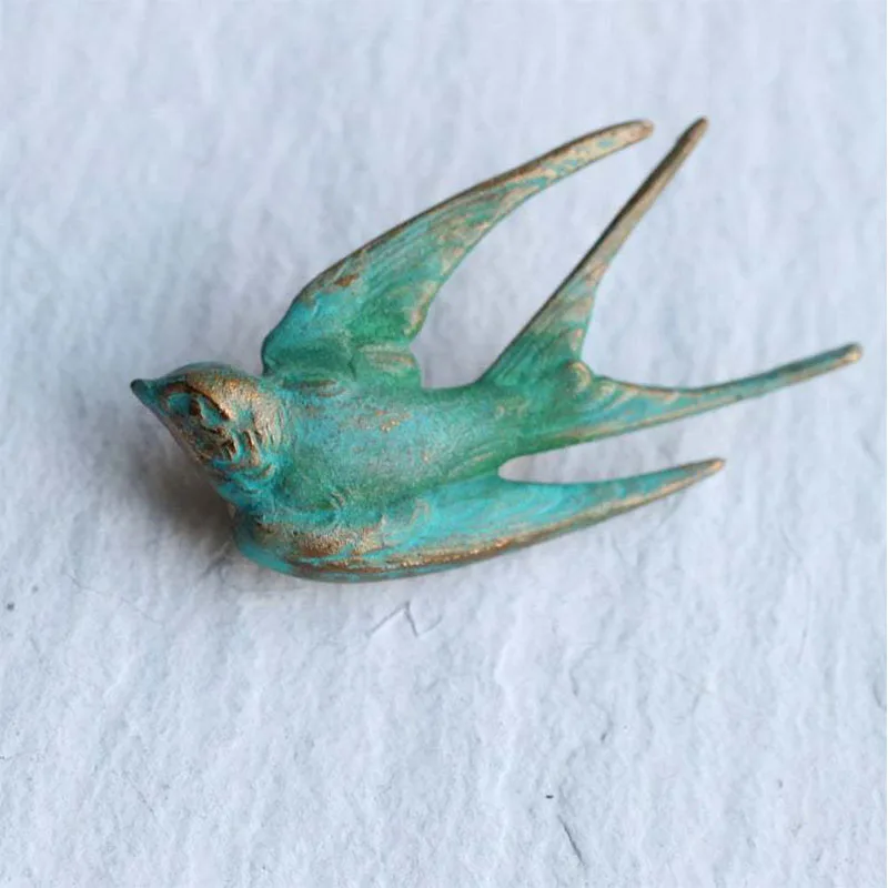 

2022 New Vintage Swallow Brooches for Women Brooch Personality Female Brooch Accessories Pins Gift for Bestfriend
