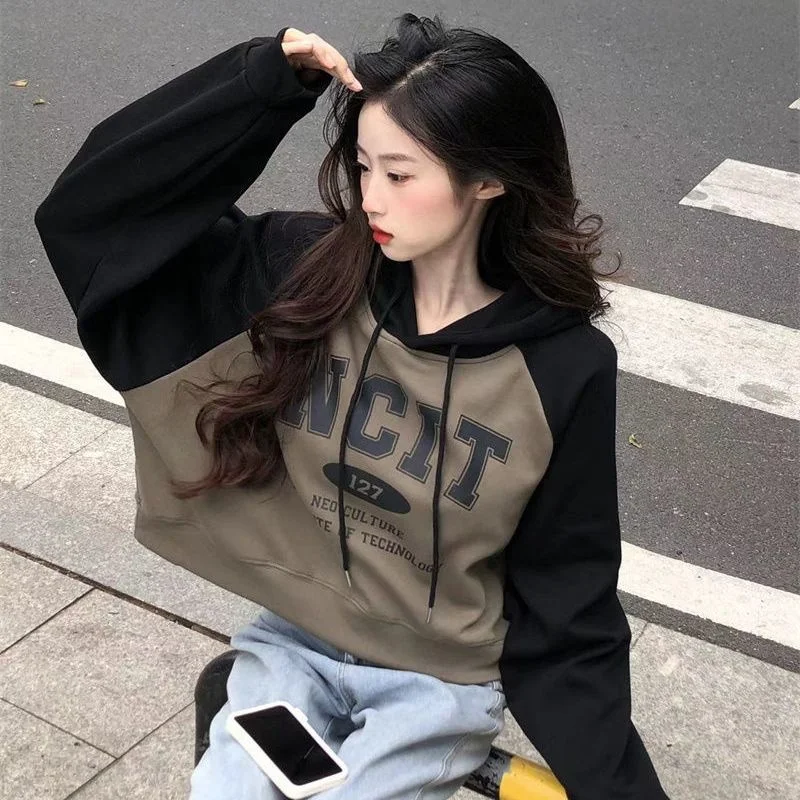 

Женский свитер с капюшоном и надписью, повседневный свободный короткий свитер с длинным рукавом в стиле ретро, Осень-зима