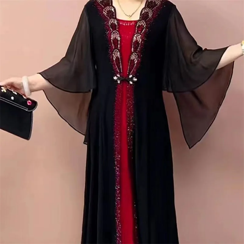 Женское длинное платье составного кроя элегантное винтажное с V-образным вырезом