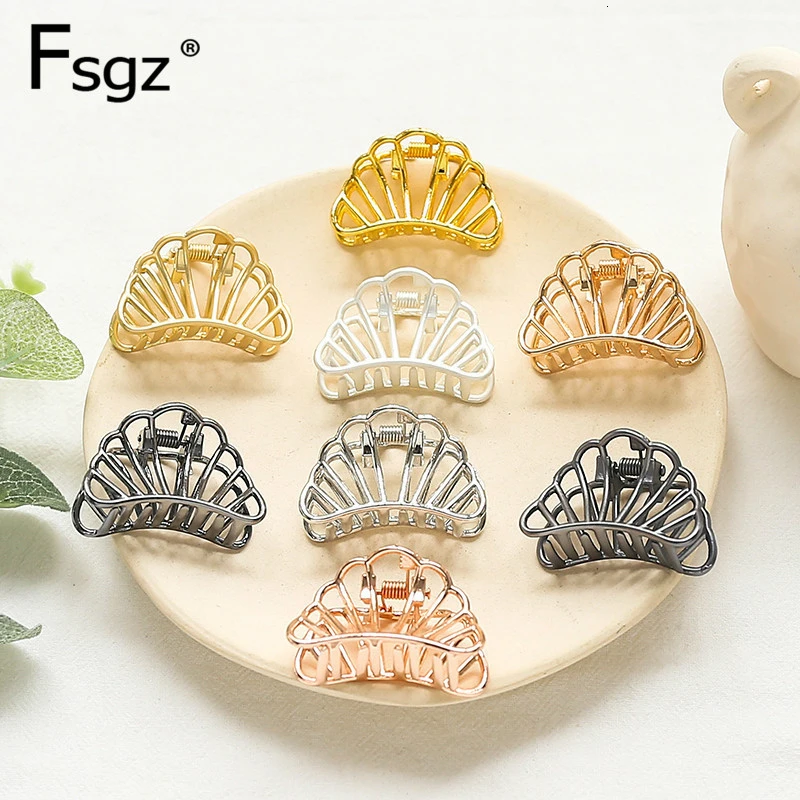 

Small Hair Claw Clips for Women Hollow Out Shell Designer Crabs for Hair Top Fringe Hairpins Gold Hair Clips Ponytail Holder New
