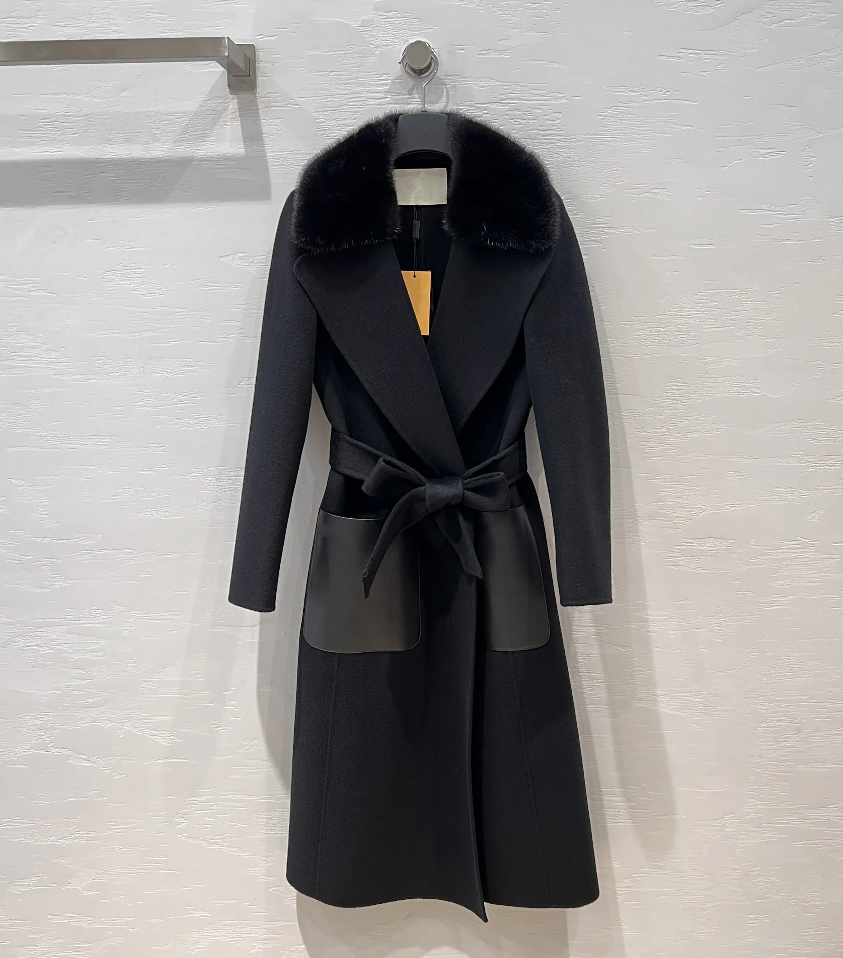 

2023Mink collar handmade coat cut version of the upper body slimming, clean to create a sense of atmospheric excellence