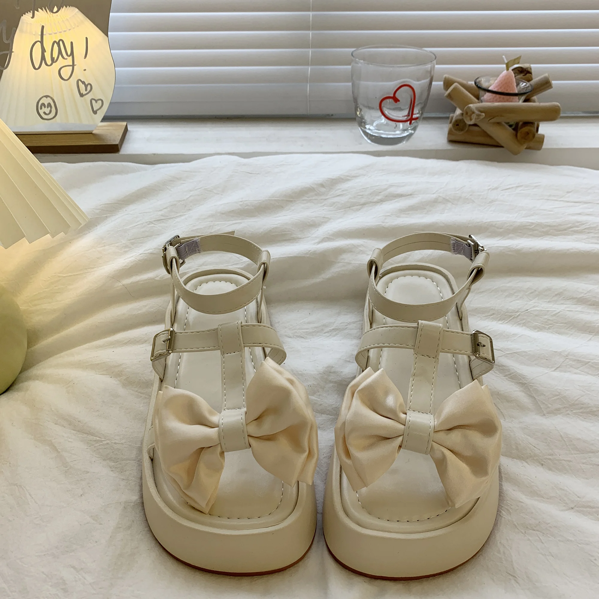 

Шлепанцы женские с бантом-бабочкой, домашние сандалии на платформе, роскошные шлепанцы на среднем каблуке, дизайнерские мягкие, бежевые, ле...