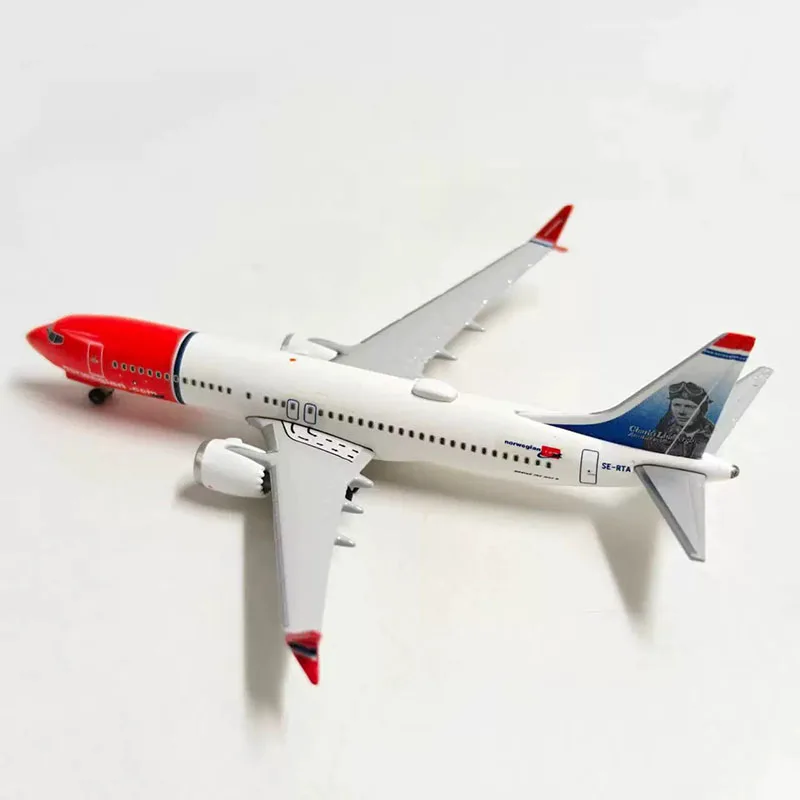 Фото Модель самолета Herpa Diecast Alloy 1:500, масштаб 737 Max, 8 пассажиров, для коллекций и демонстрации №1