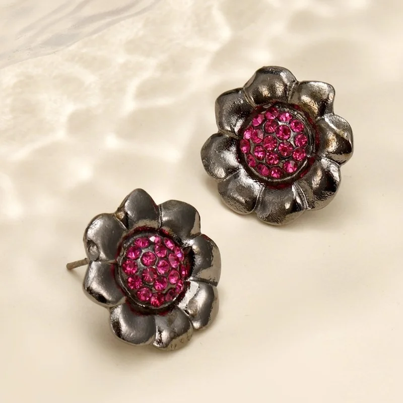 

Retro Personality Zircon Two-color Flower Earrings Fashion Gorgeous Rhinestones Small Daisy Earrings Women's Jewelry