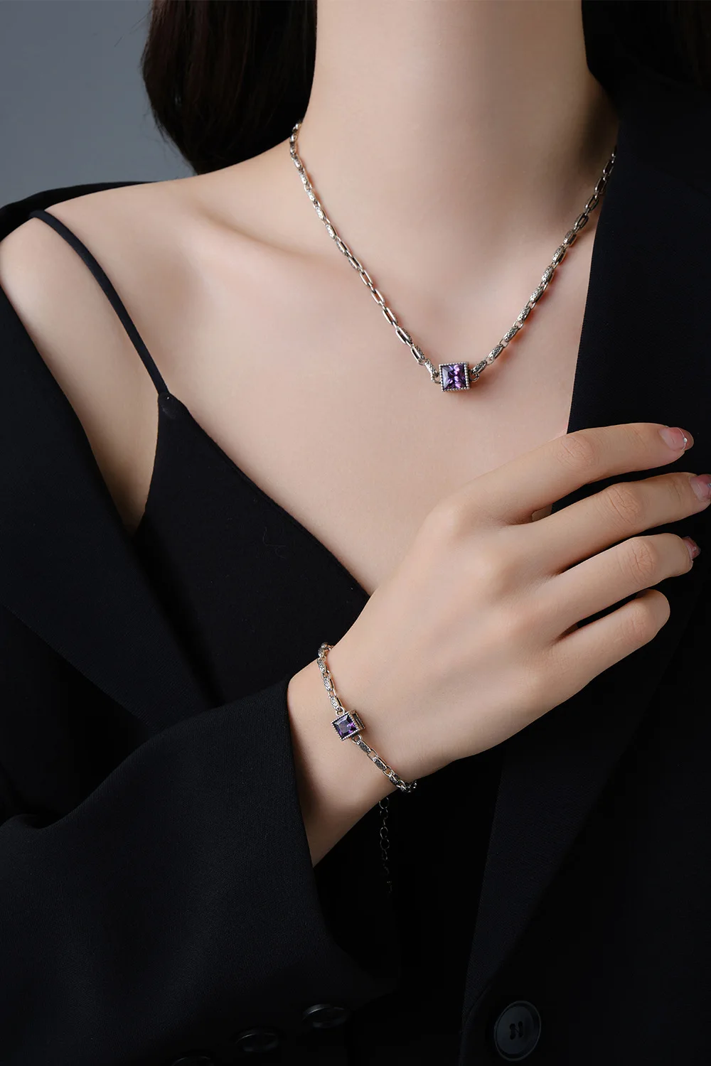 Zircon Unique Embossed Pattern Vintage Thai Silver Personalized Bracelet Crystal Bracelet