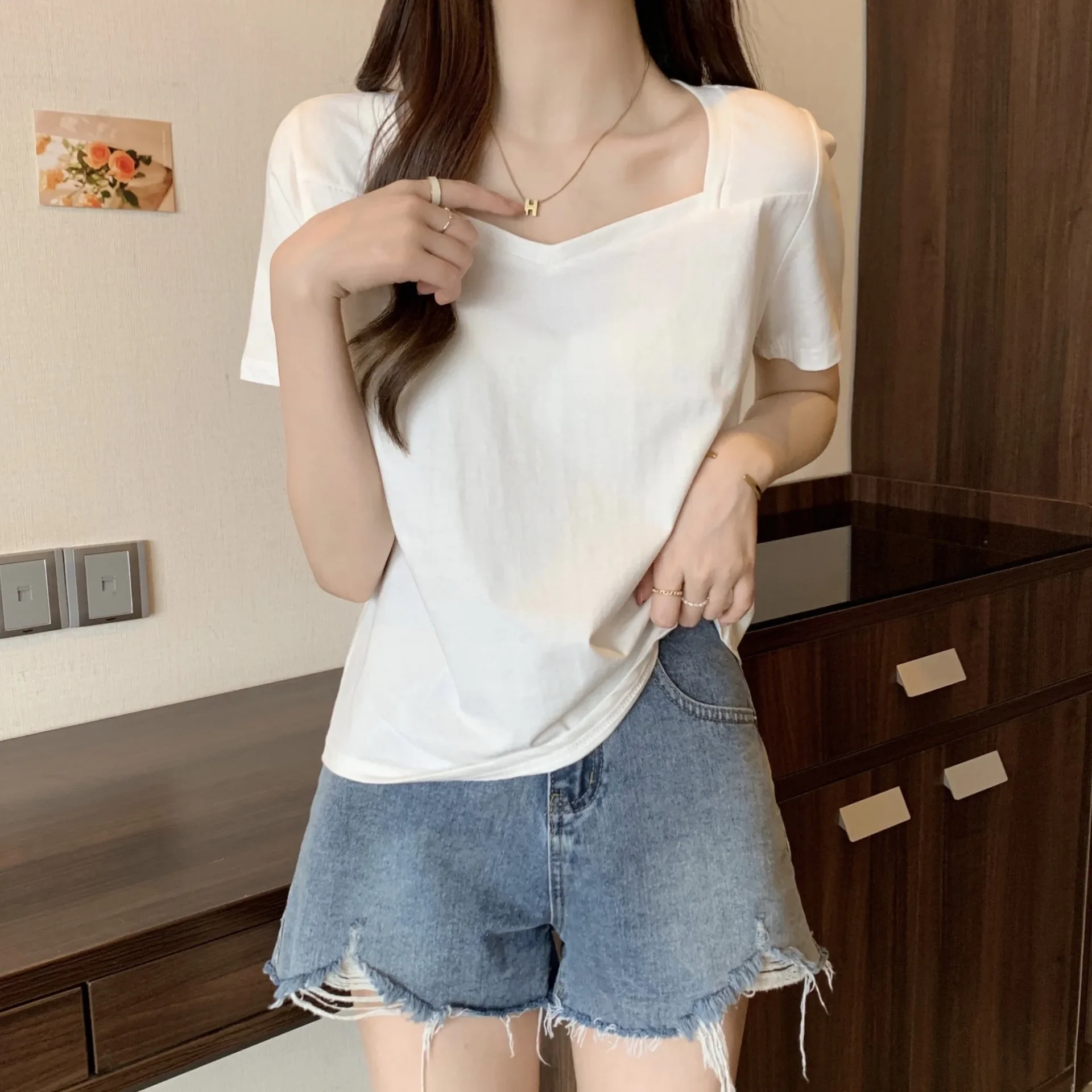 Новинка лета 2024 футболка с квадратным вырезом и коротким рукавом топ свободного