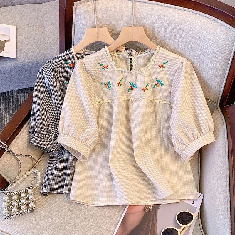 

Women's Loose Sweetheart Checkered Pattern Doll Top Summer New Vintage Style Female Flower Embroidery Short Sleeve Shirt