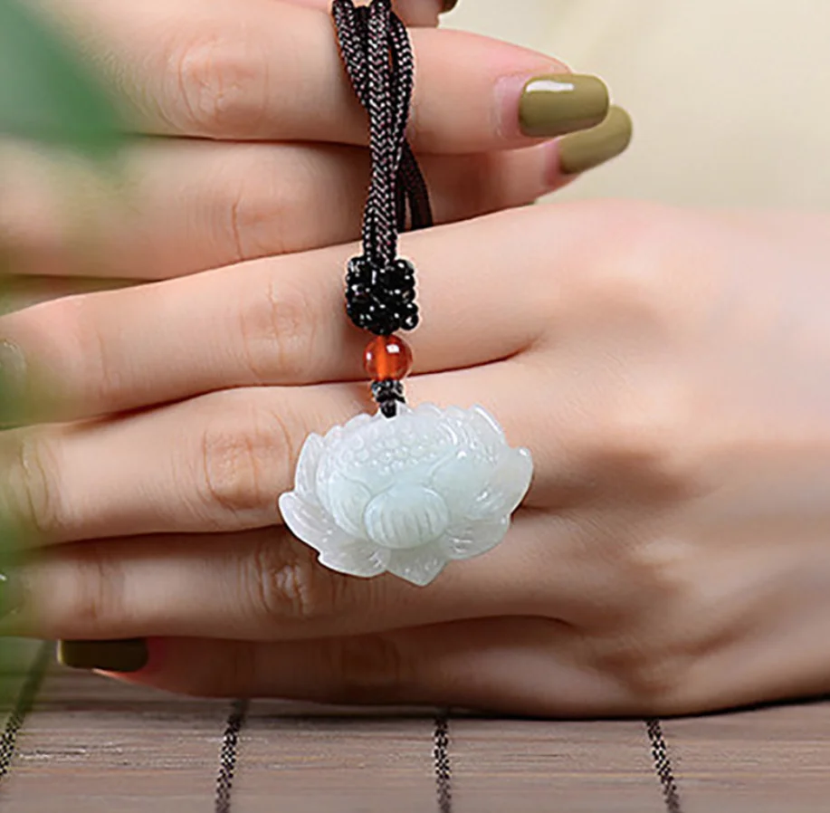 Подвеска из Бирмы ручной работы с нефритом и бусинами ювелирные изделия