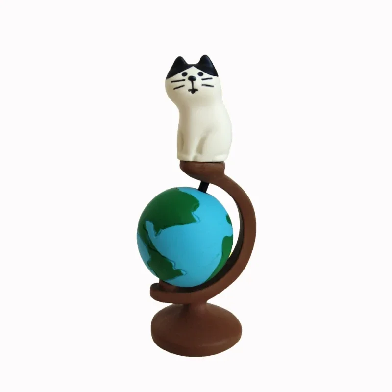 

Traveling Around The World Cat Resin Crafts Miniature Cat Ornaments