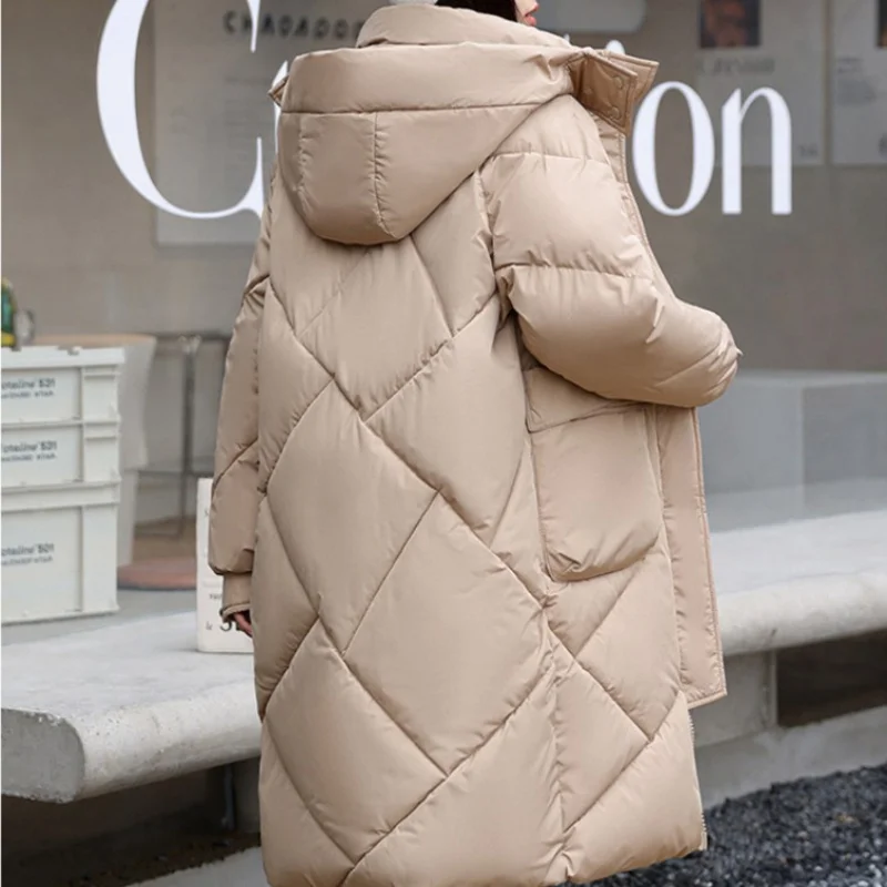 Рисунок 2 - Зимние однотонные парки с карманами и капюшоном