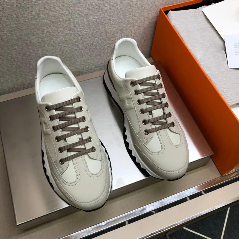 

latest sneaker shipping!Men love a pair of shoes, with leather and umbrella cloth matching low-key design designer shoes