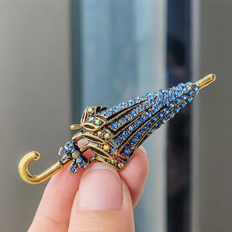 Брошь из искусственной кожи цвет в ассортименте