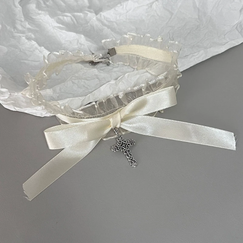 Кружевное ожерелье с рюшами