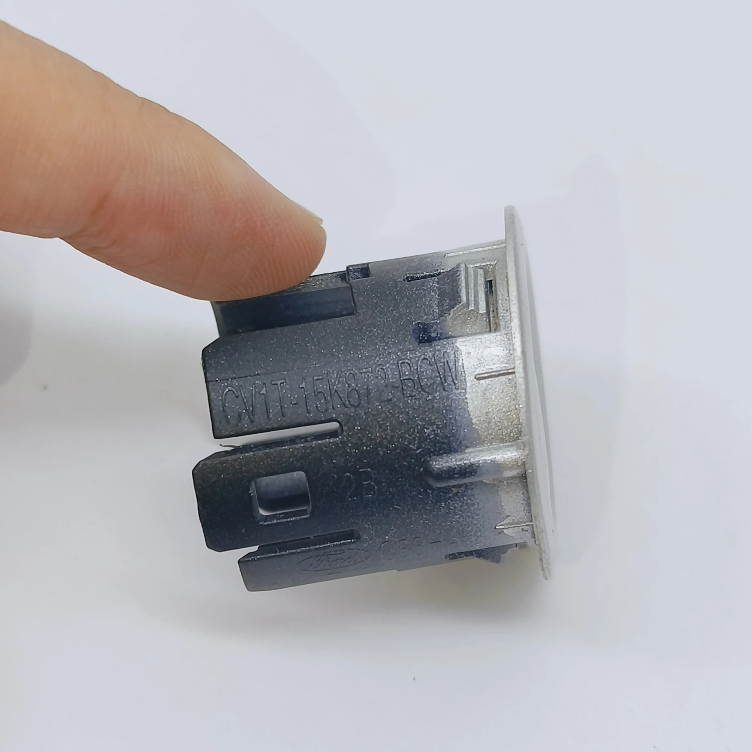 Цвет серебристый кронштейн держателя датчика парковки PDC CV1T-15K872-BCW для Ford