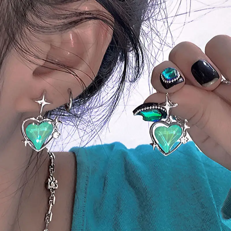 

Милые крутые серьги в форме сердца для женщин, ювелирные изделия Y2k, аксессуары для фестиваля, Эффектные серьги 2023, трендовые серьги, подарок...