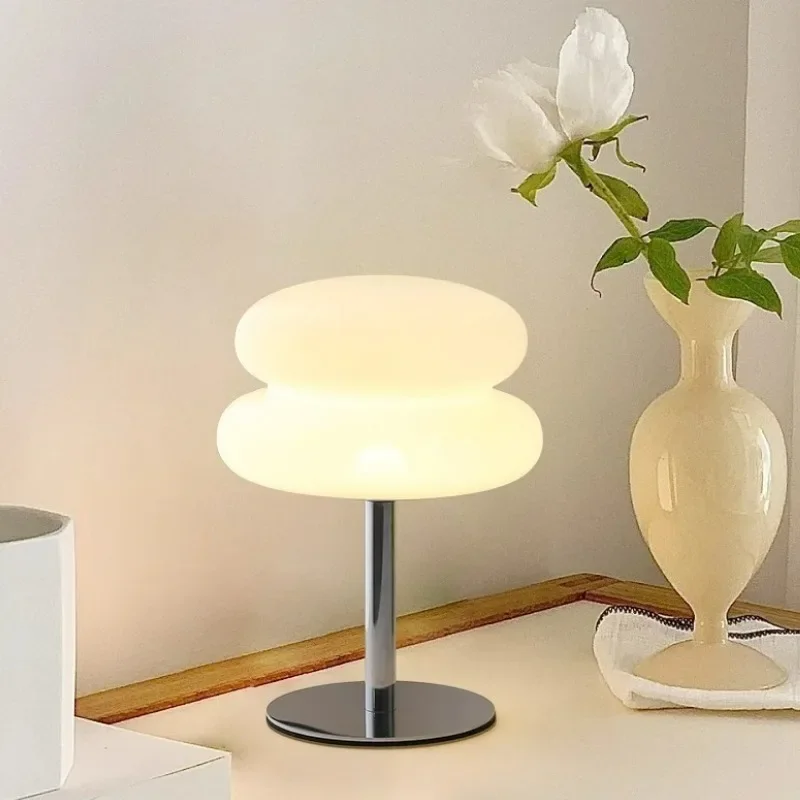 Креативная настольная лампа трехцветный приглушаемый светильник с USB разъемом