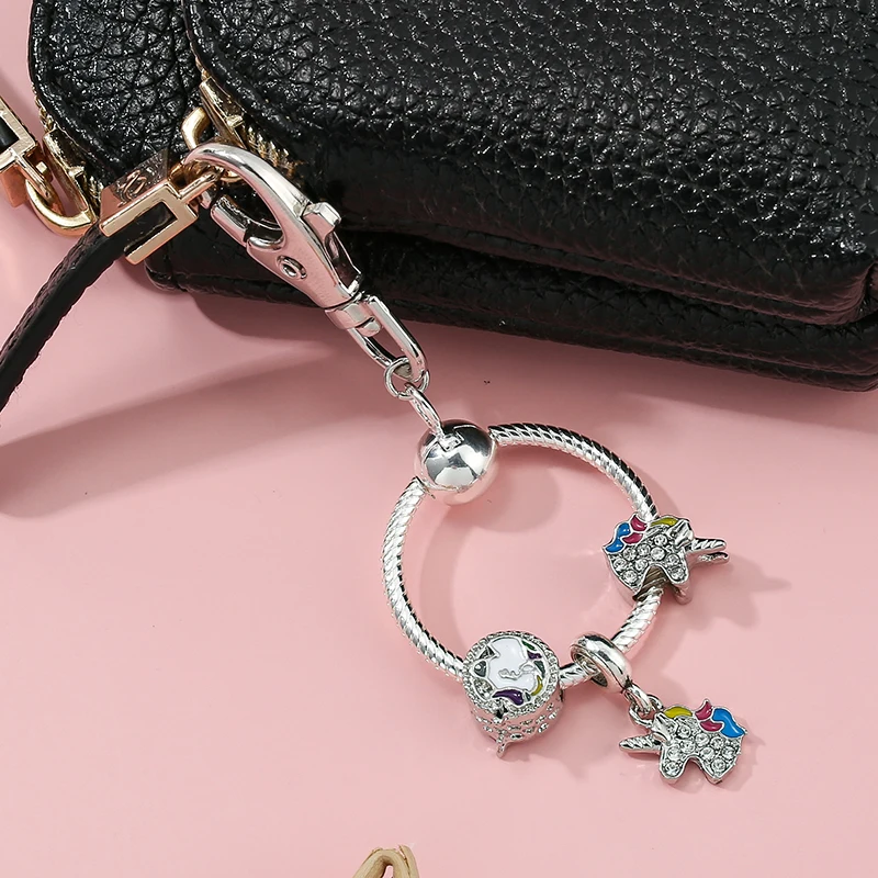 

2022 New Men And Women Keychain Car Keychain Bag Keychain Bag Pendant Gift With Unicorn Charm Ladies Keychain Pendant