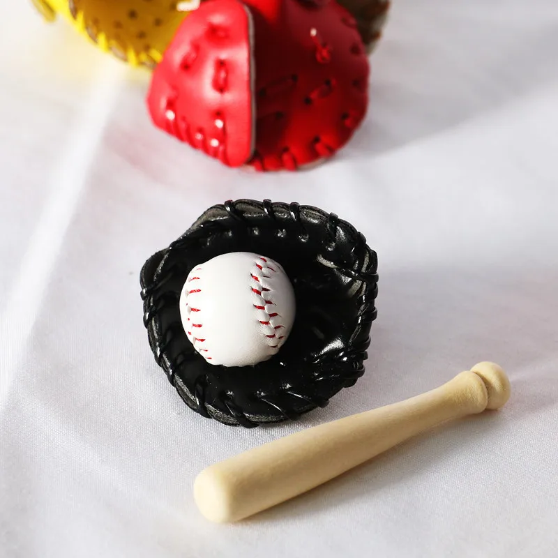

Baseball Bat Bat Gloves Three-Piece Doll House Mini Simulation Sports Supplies