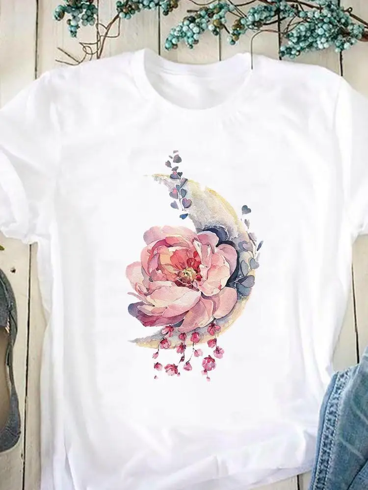 

Футболка женская летняя с коротким рукавом и принтом Луны и цветов