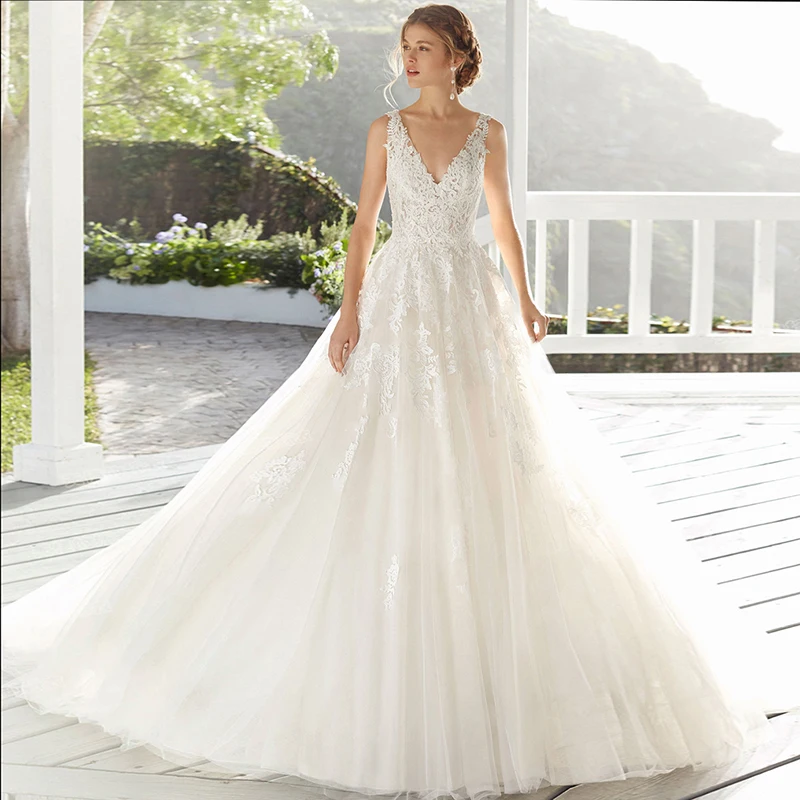 

Evening Dress White Flowers Embroidery Luxurious A-Line Deep V-Neck Floor-Length Sleeveless Plus Size Women Formal Gowns TS068