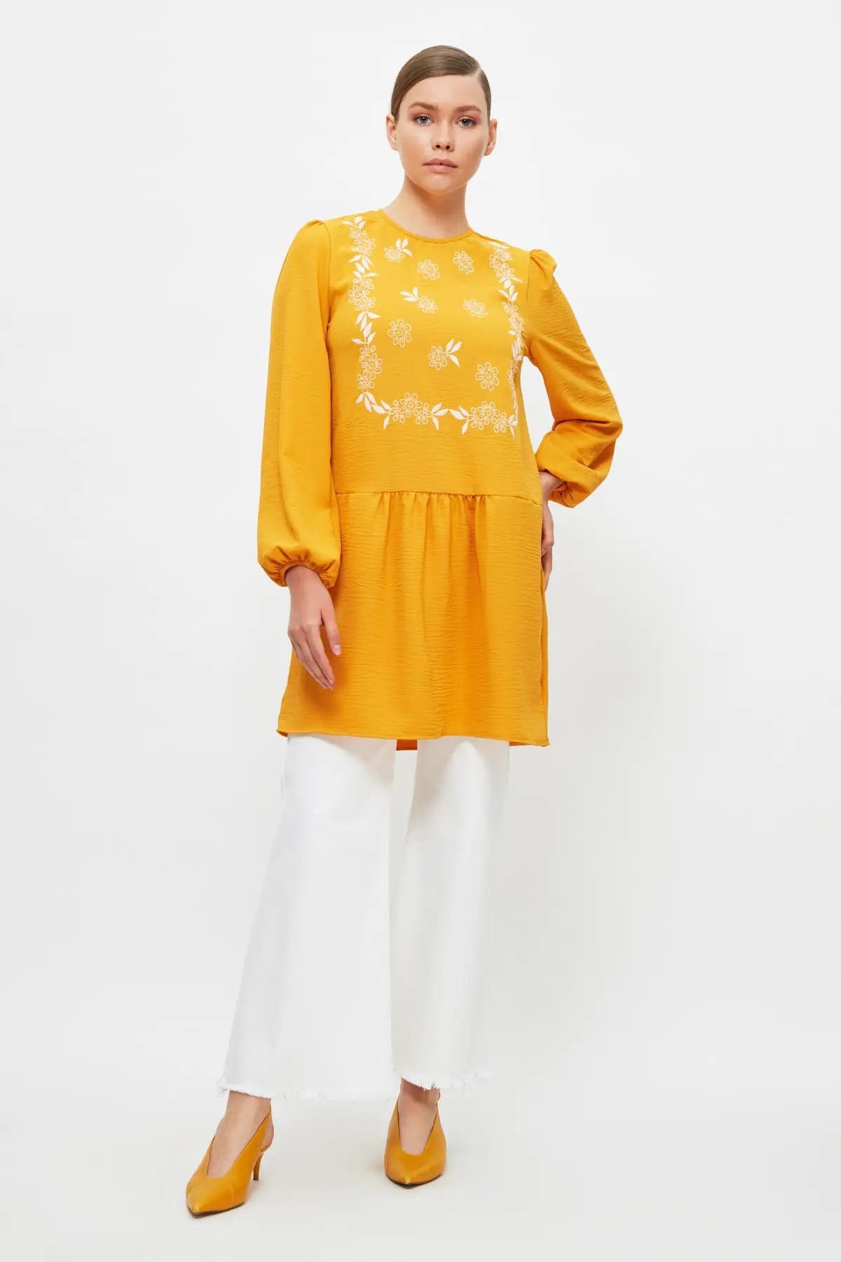 

Trendyol Цветочная вышивка TCTSS21TN0326