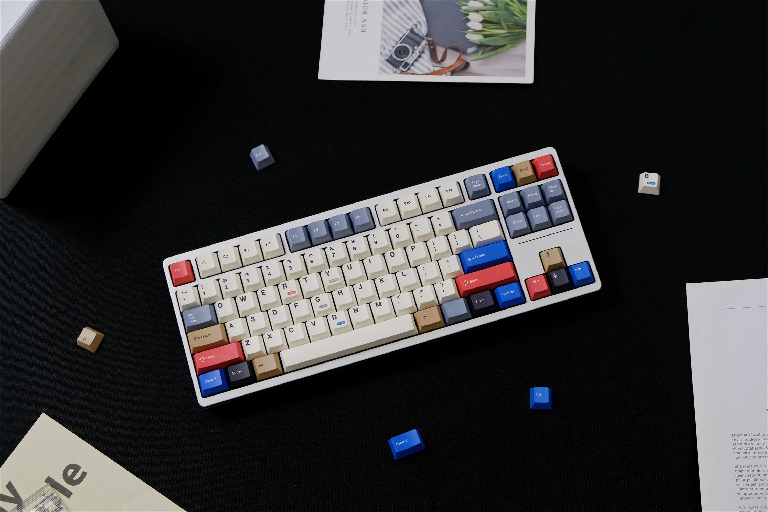 Фото Набор клавиш Retro100, 143 клавиши, материал PBT, профиль Cherry, DYE-SUB, для переключателей MX, клавиши для механических клавиатур Alice Wooting. №2