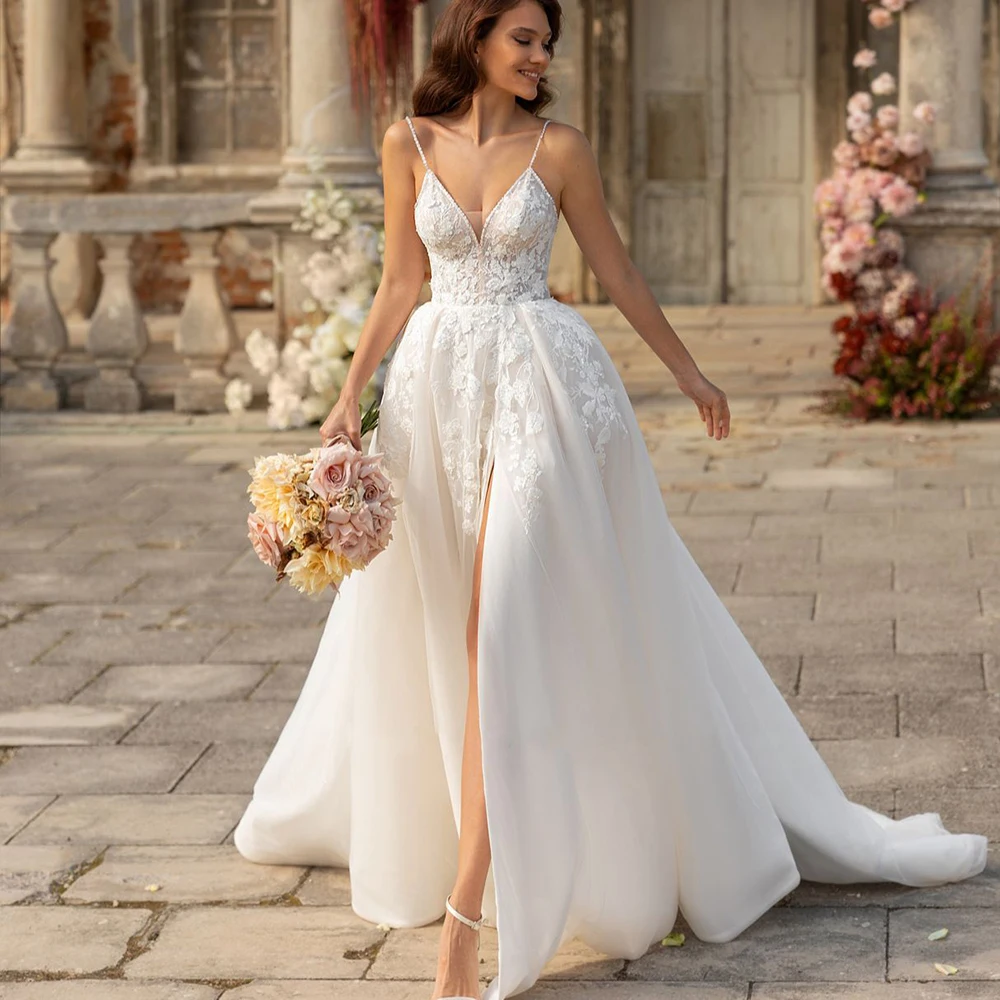 

Женское свадебное платье с рукавом три четверти и круглым вырезом