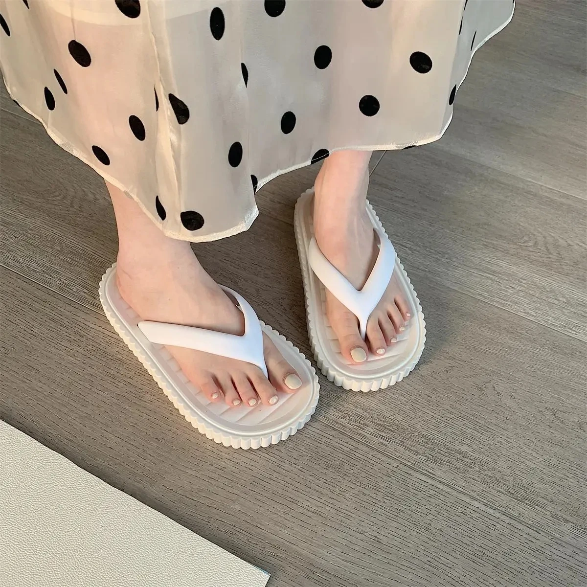 

Yasuk AllSeason Fashion Women Casual Simple Versatile Indoor And Outside Slippers Ladies Flip-flops Solid Beach Sandals Stripes