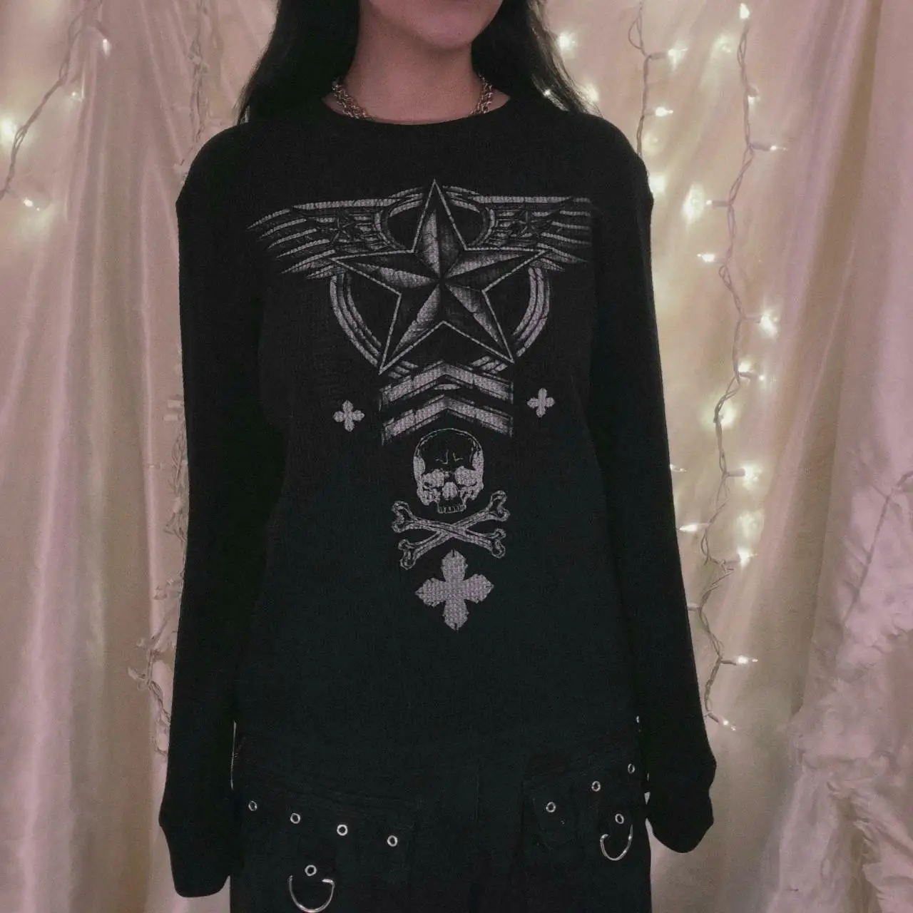 

HEZIOWYUN Womens Y2K Grunge Vintage O-Neck Tops Retro Goth Skull Star Print Pullover Long Sleeve Loose Aesthetic Chic T-Shirts