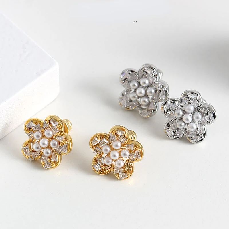 

French pearl silver needle earrings temperament wholesale female European and American ins retro diamond flower earrings