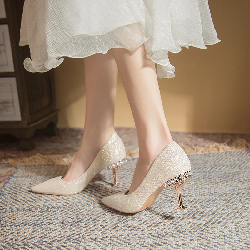 

Женские туфли-лодочки из натуральной кожи, на тонком высоком каблуке