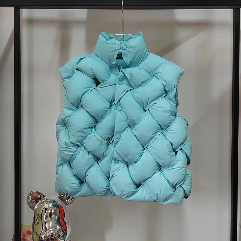 

Зимний зеленый пуховик с воротником-стойкой, без рукавов