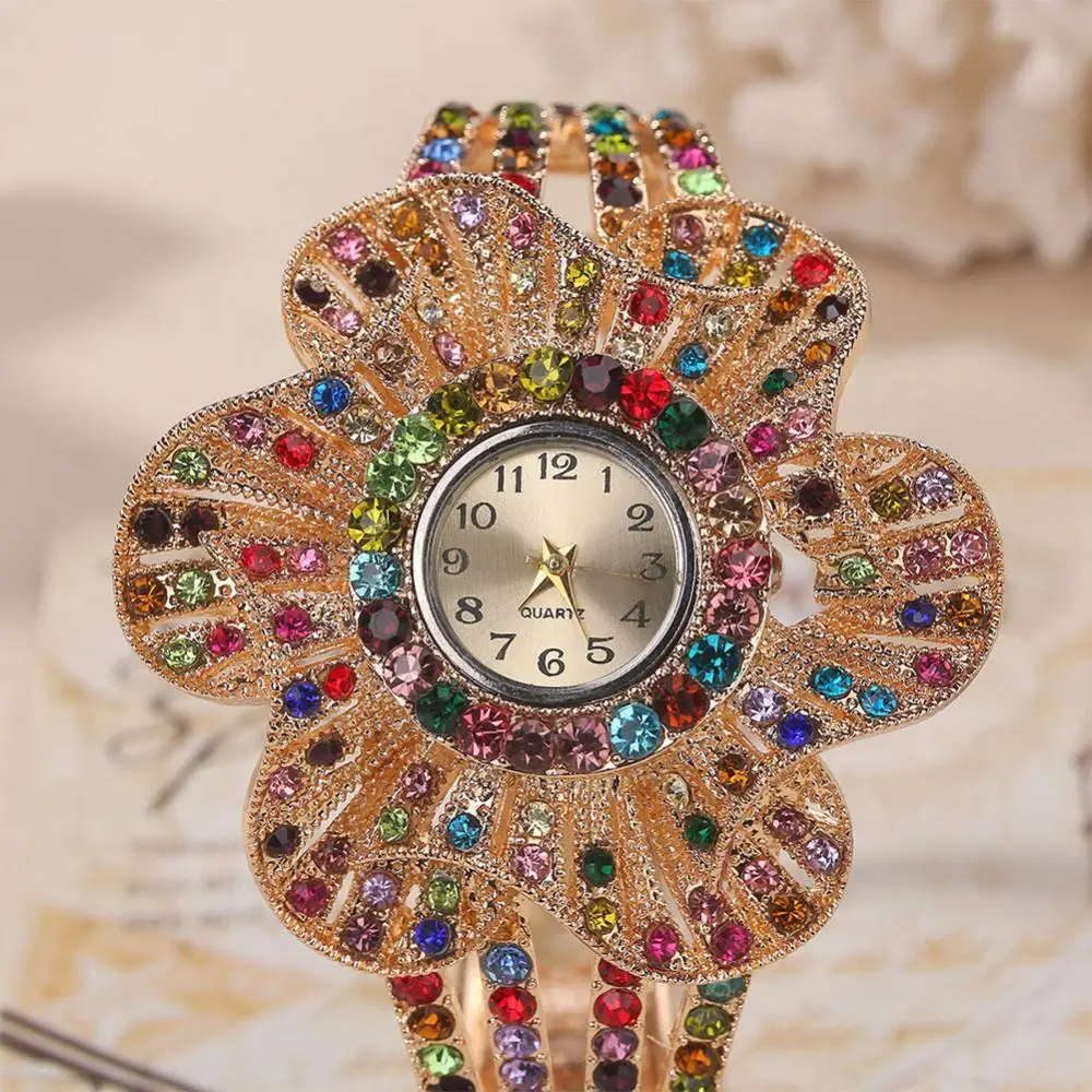 

Fashion Women Rhinestone Flower Wristwatch Quartz Analog Bracelet Wrist Watch Ladies Dress Watches Gift Luxury