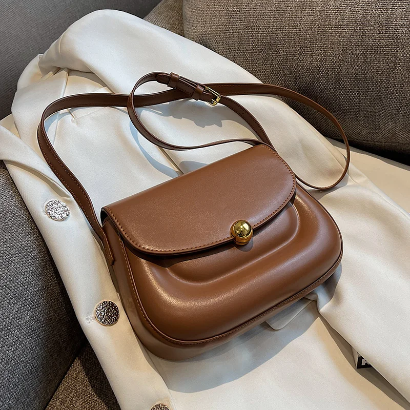 

Маленькая дизайнерская сумка-седло для женщин, сезон зима 2022, модные однотонные простые сумки через плечо, сумки и кошельки