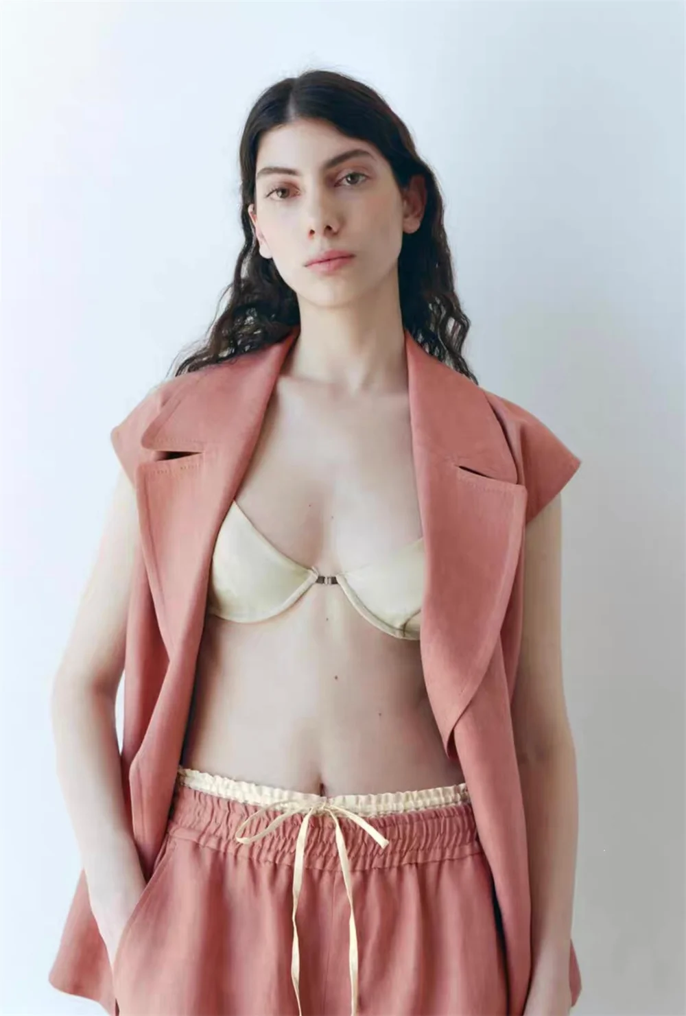 Women with Belt Sleeveless Blazer Vest and Side Pockets Shorts Elegant Office Lady Loose Lapel Collar Vest Tops Shorts Suit