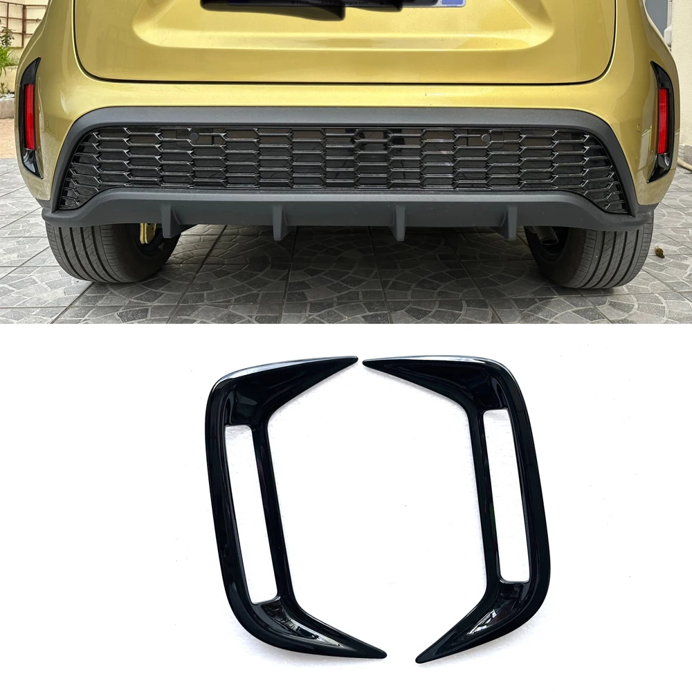 

Черная задняя противотуманная фара для Toyota Yaris Cross 2020-2023, накладка на противотуманную фару, наклейка на рамку, Стайлинг автомобиля, внешние аксессуары