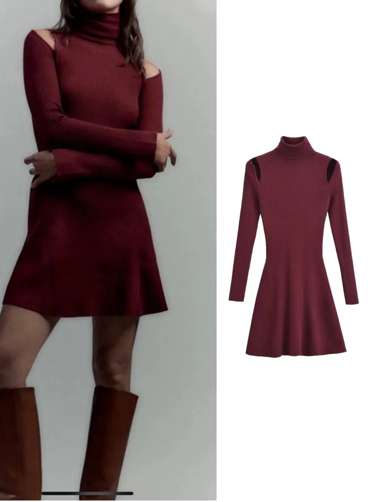 

Женское трикотажное платье-водолазка с длинным рукавом