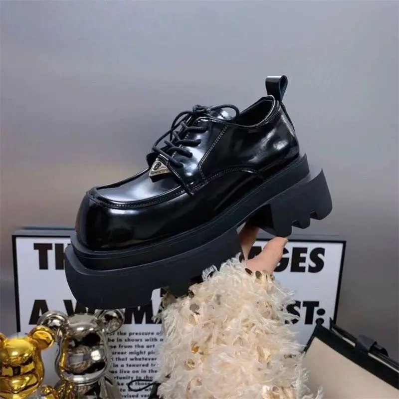 Лоферы новинка весны 2024 женская кожаная обувь в британском стиле на толстой