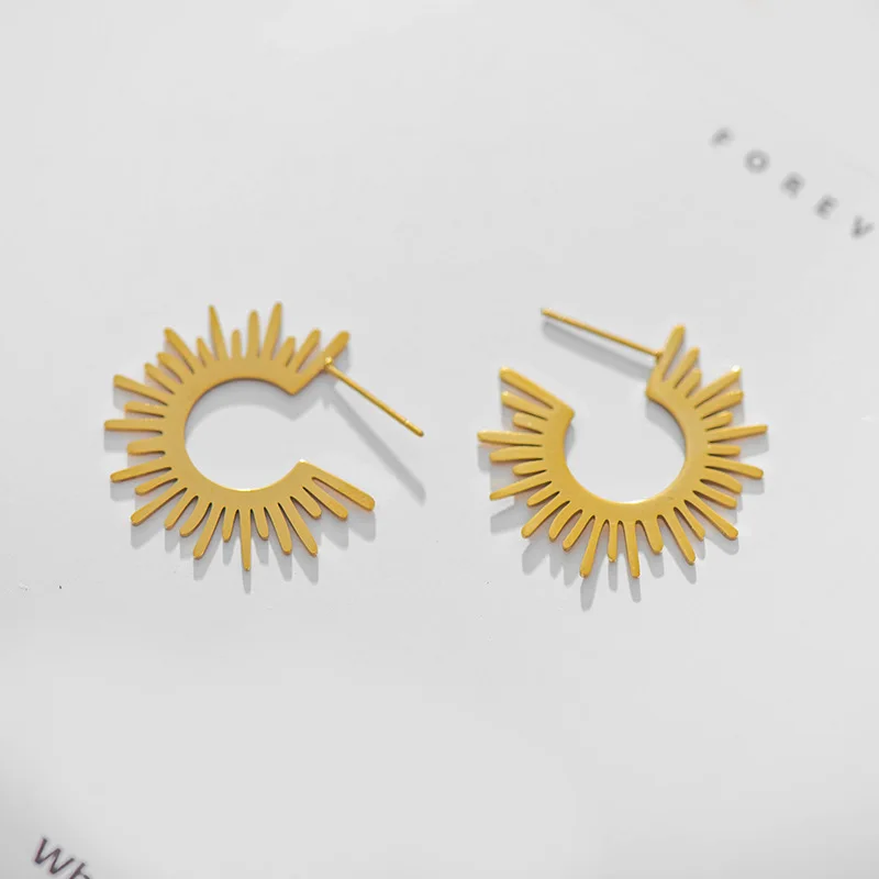 

European and American fashion retro sunflower titanium steel earrings for women's new slimming simple all-match trend earrings