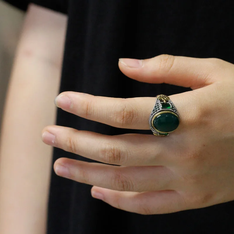 Кольцо ручной работы из серебра 925 пробы с натуральным зелёным агатом