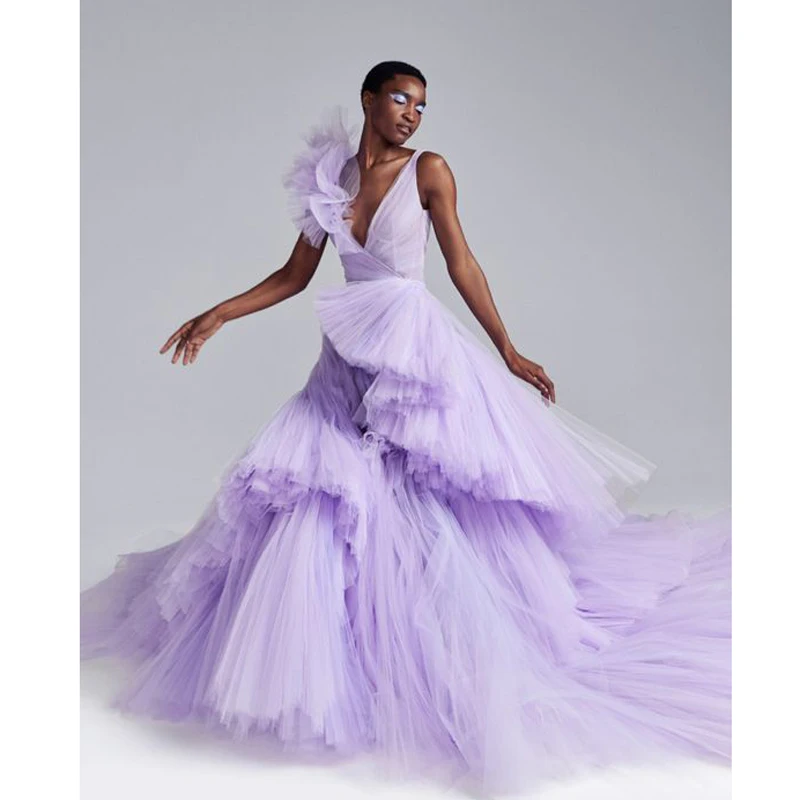 

Fantastic Fluffy Lavender Prom Gowns Fashion V Neckline Layered Lush Long Train Extra Puffy Maxi Dress 2023 abiye gece elbisesi