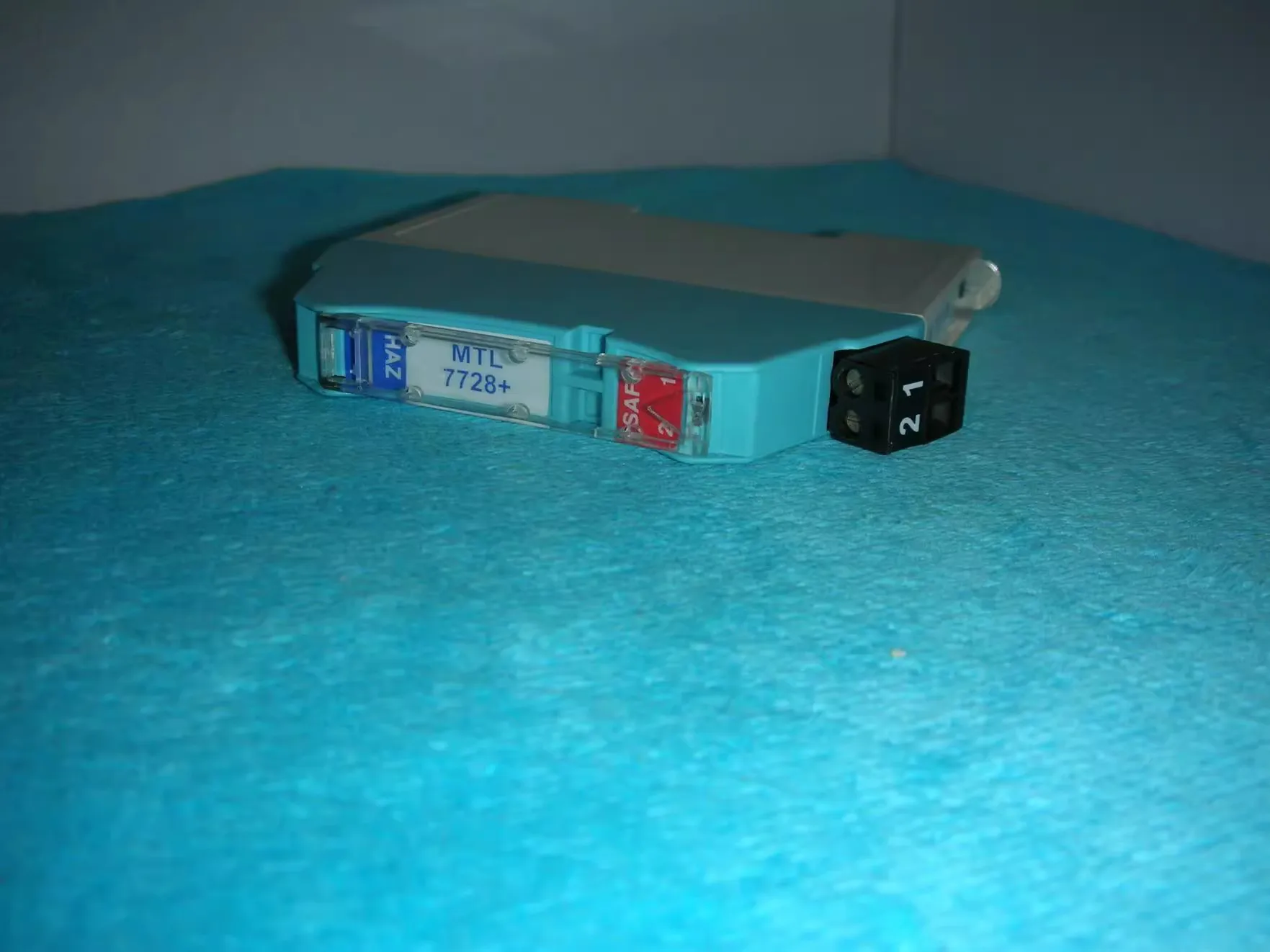 

1 шт., защитный барьер MTL7728 +