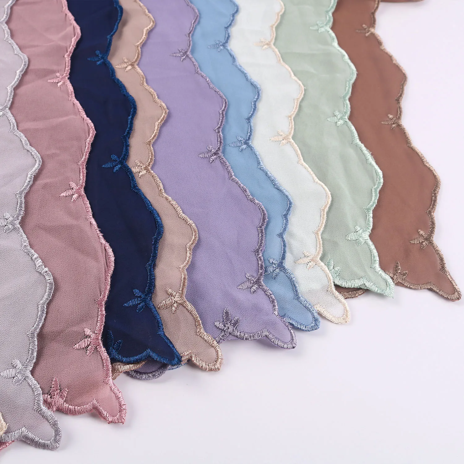 

Muslim Women Chiffon Hijab with Embrodiery Shawl HIjabs with Embrodiered Edge Malaysia Sulam Shawls Head Scarf Viral