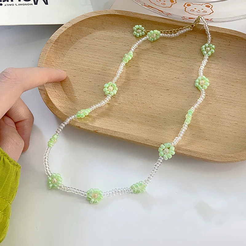 

Little Daisy Beaded Necklace Mint Green Flower Choker Girl Versatile Clavicle Chain Necklace for Women Teen Jewelry Wholesale