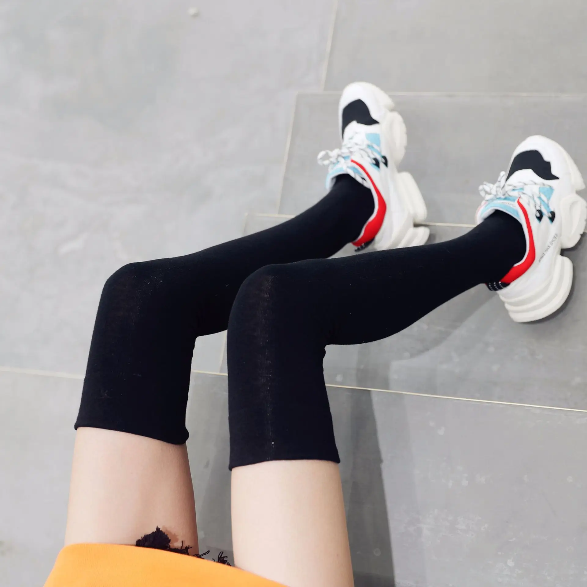 Silicone non-slip knee socks female spring and autumn cotton Japanese high stockings pure black non-slip stockings