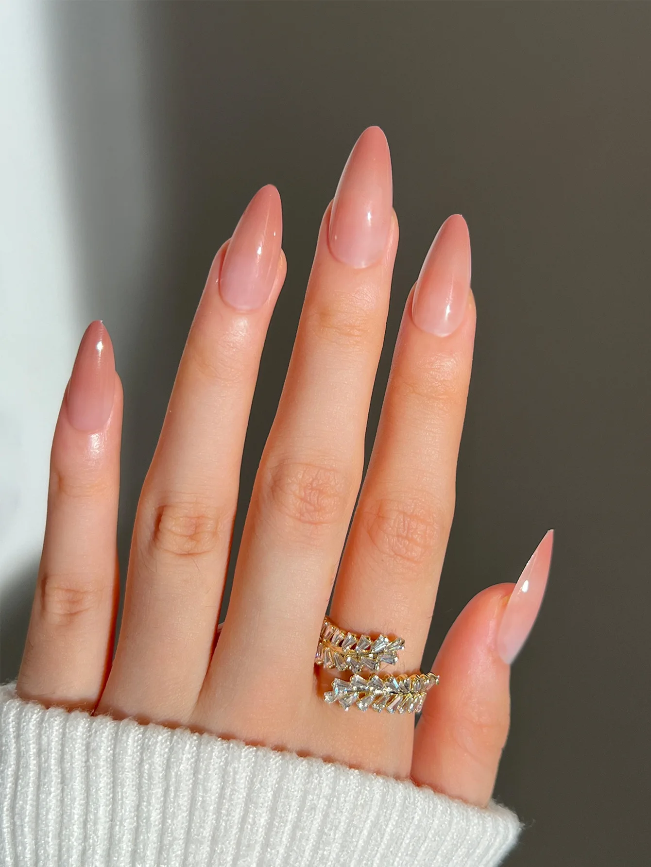 

24Pcs/Box New 2022 Pink Gradient Fake Nails Press On Nails French Tips Nails Set Press On Nail Tips With Glue Sticker Nail Art